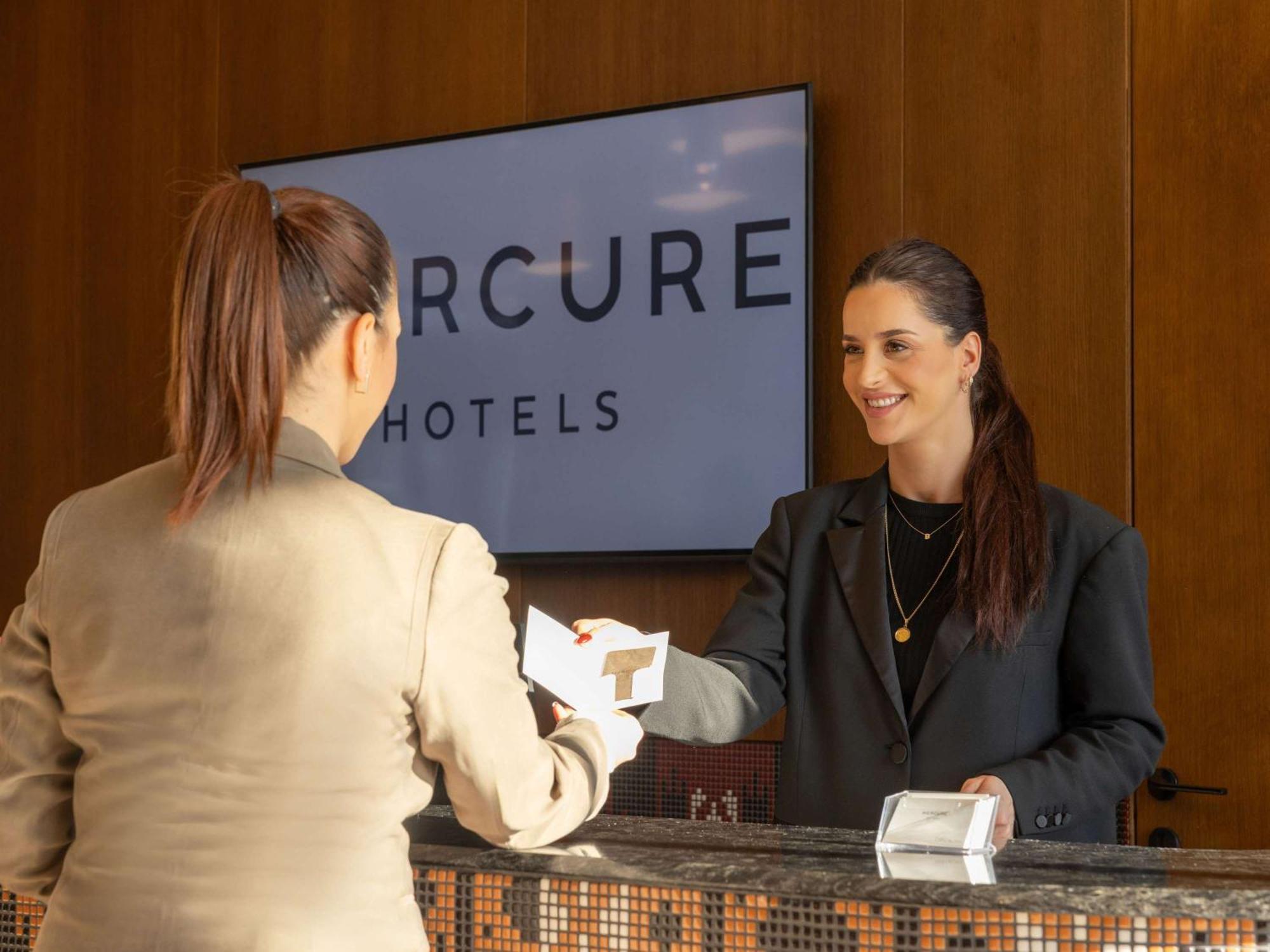 Mercure Prishtina City Pristina Esterno foto