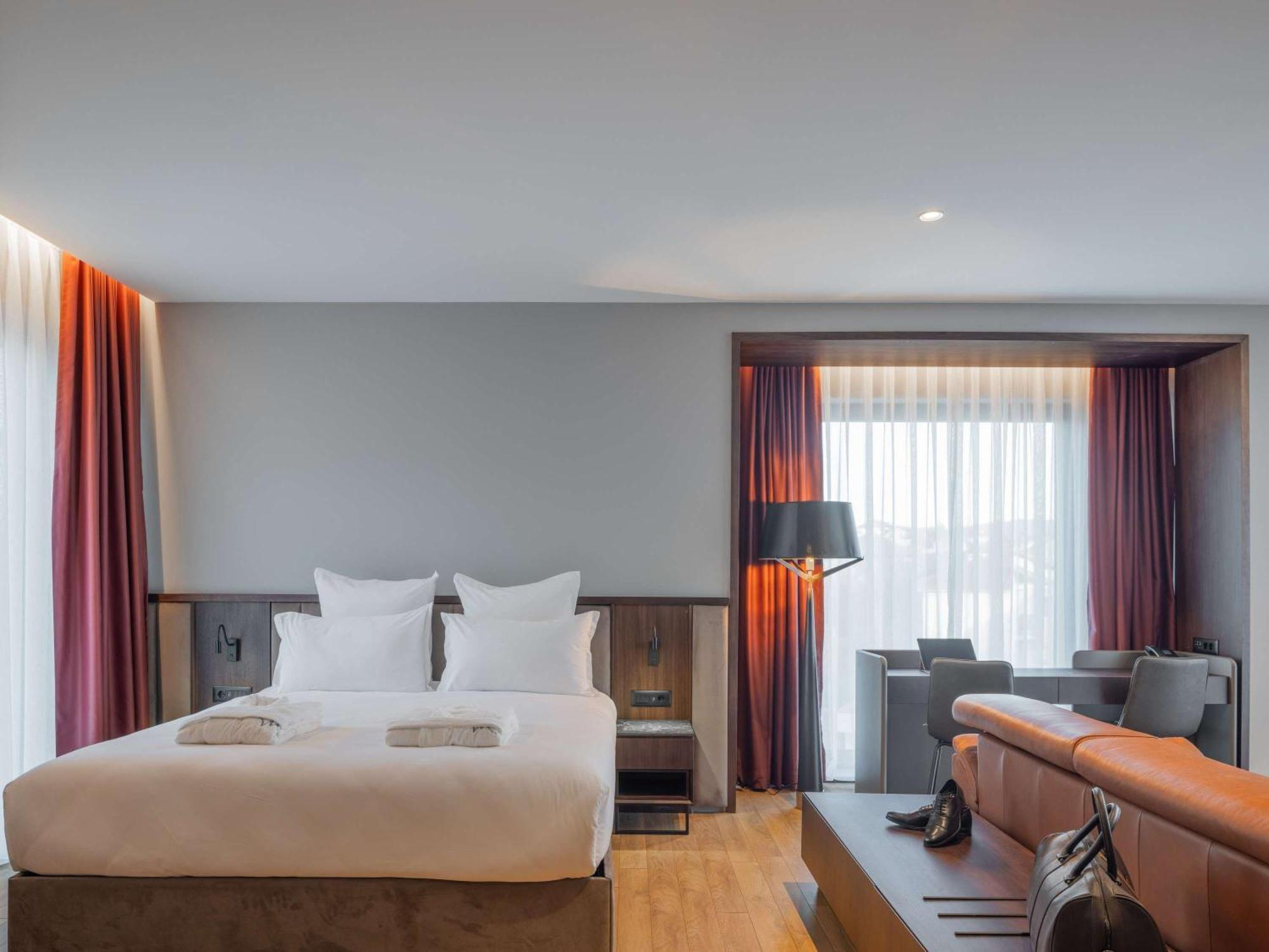 Mercure Prishtina City Pristina Esterno foto